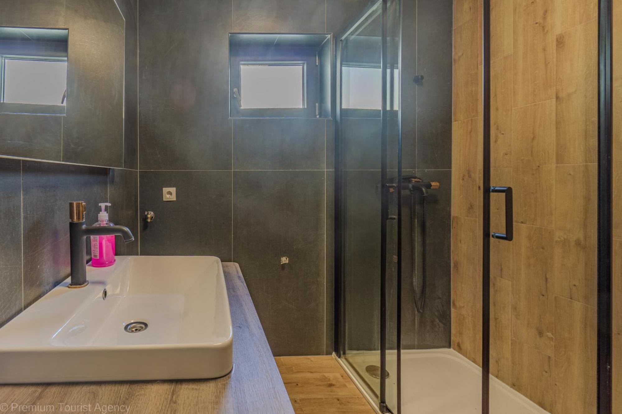 Ivica Super Comfortable, Newly Furnished Apartment In A Top Location Metajna Buitenkant foto